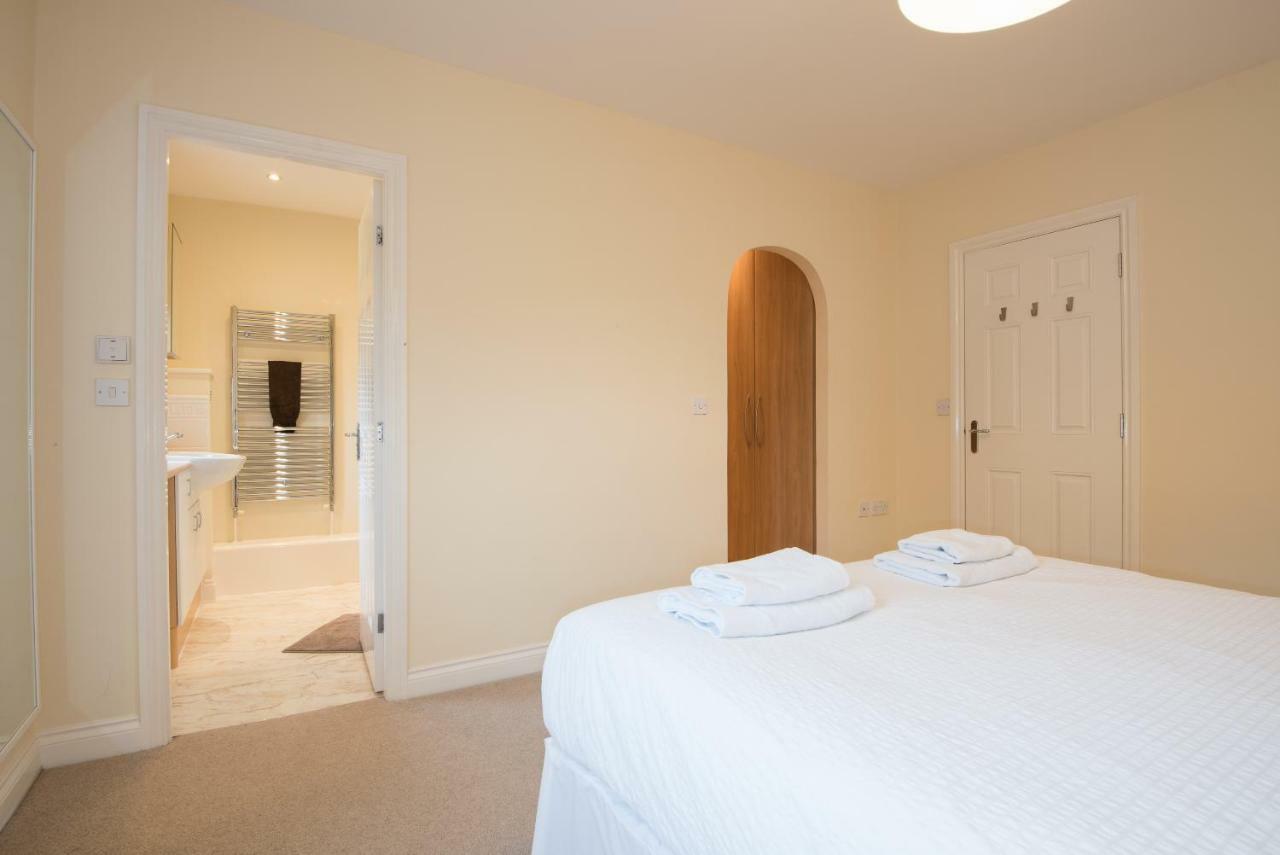 Dalton Crescent Villa Durham Bagian luar foto