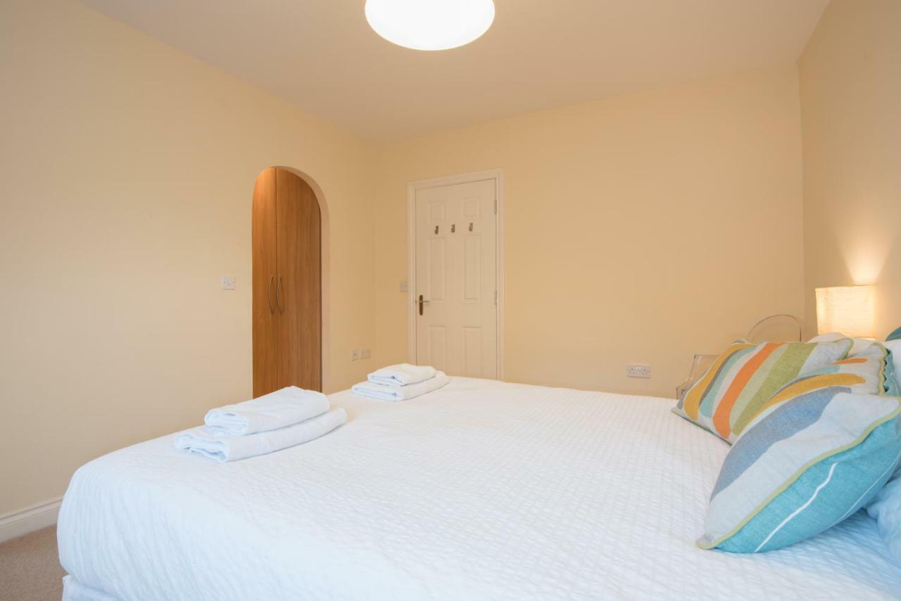 Dalton Crescent Villa Durham Bagian luar foto