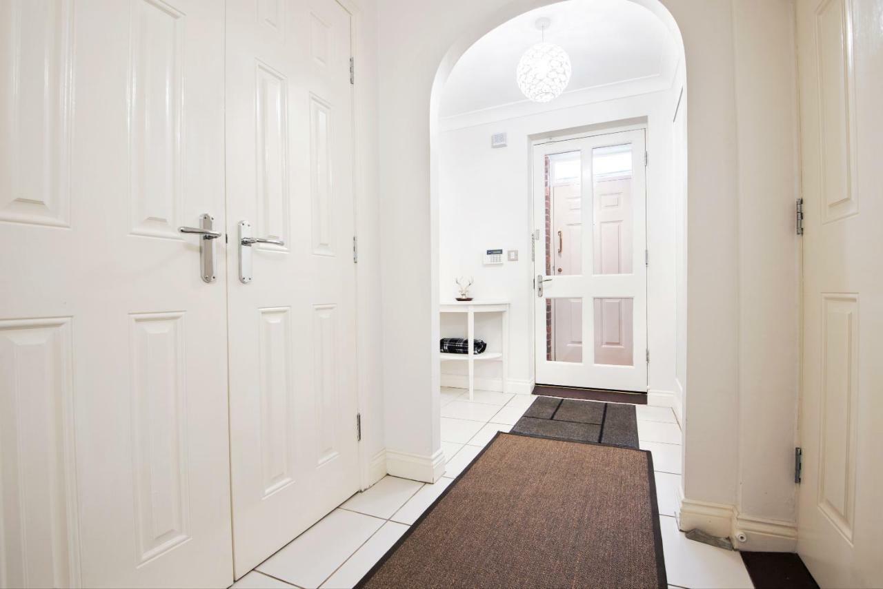 Dalton Crescent Villa Durham Bagian luar foto